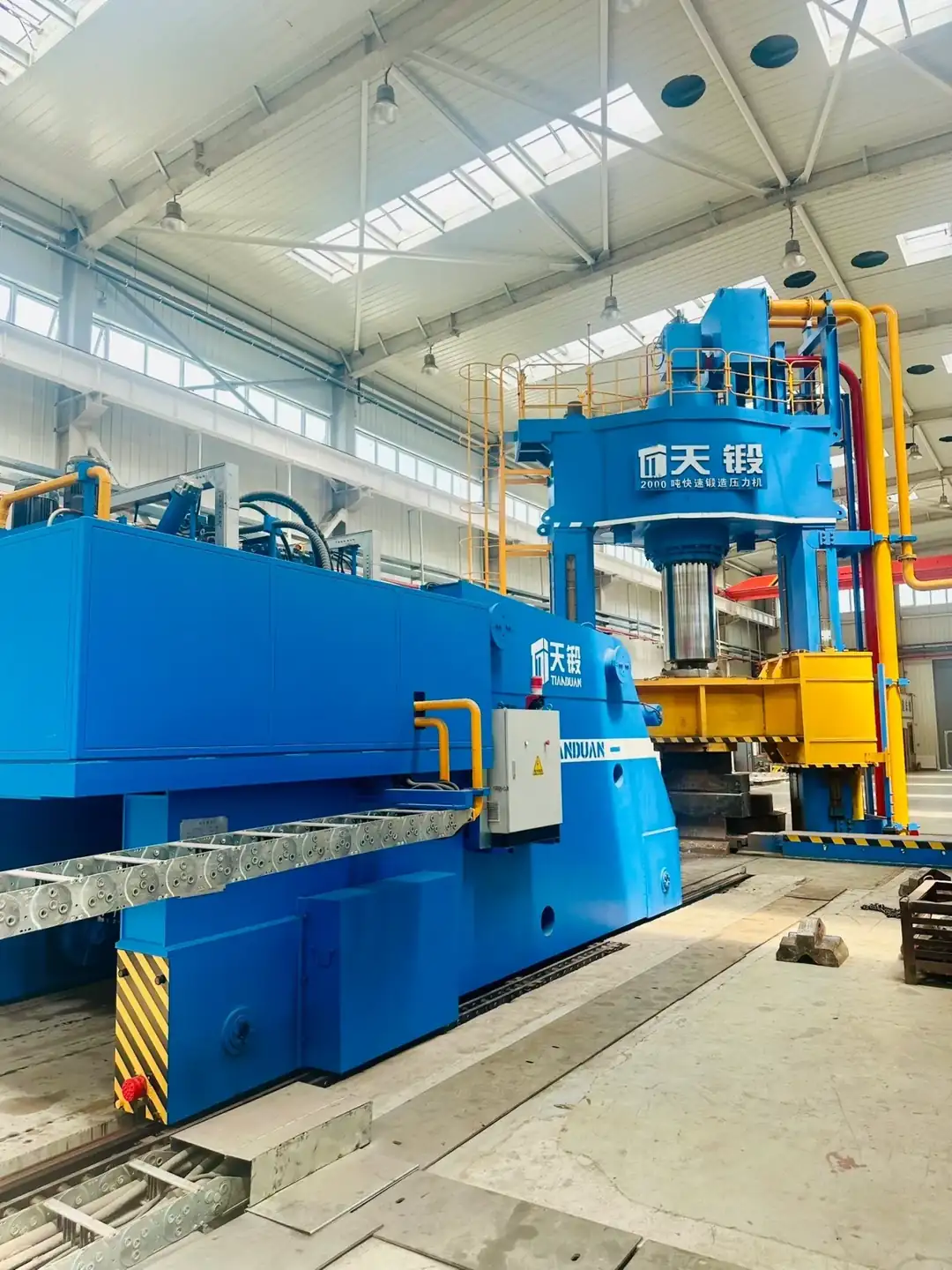 SMC and Composite Hydraulic Presses