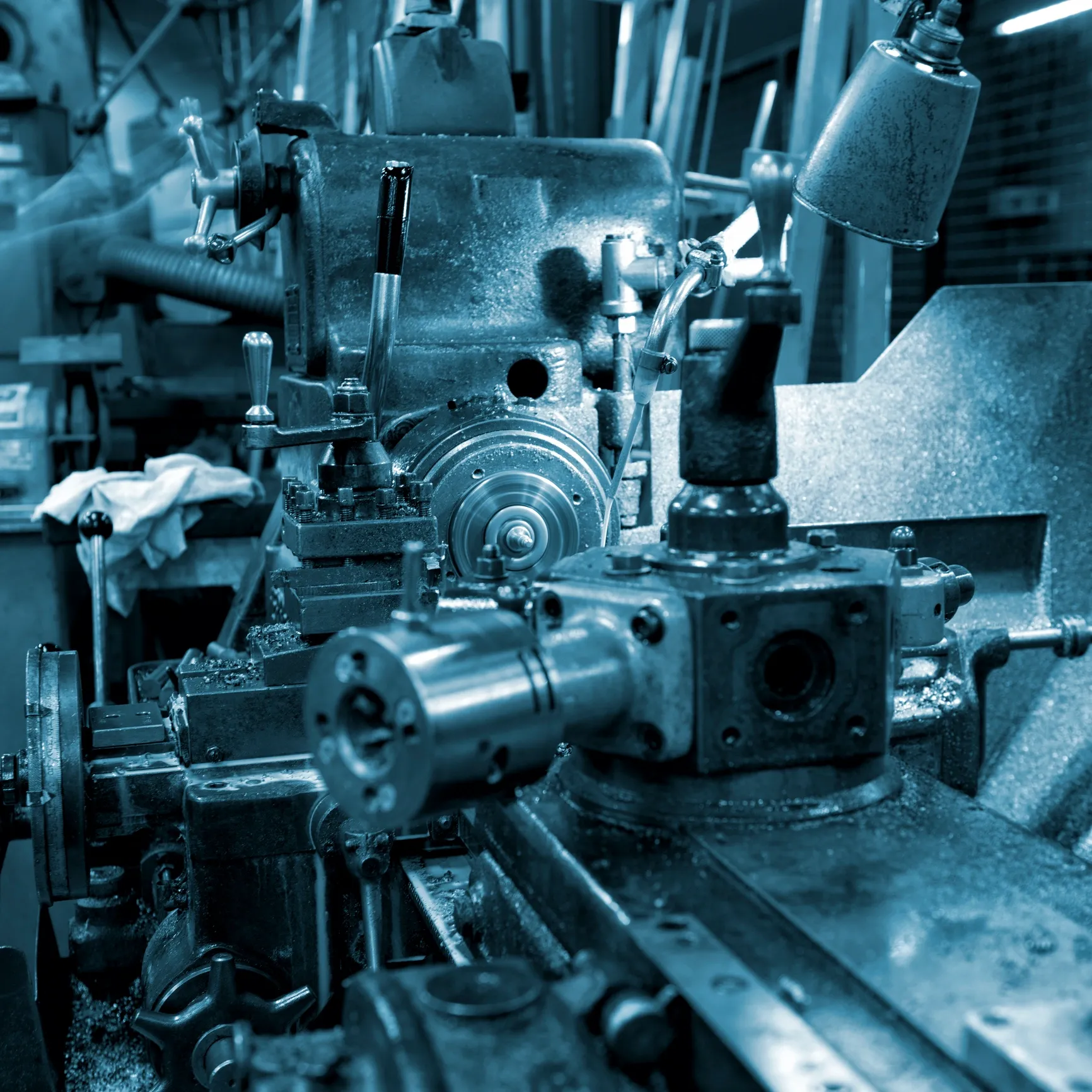 SMC and Composite Hydraulic Presses